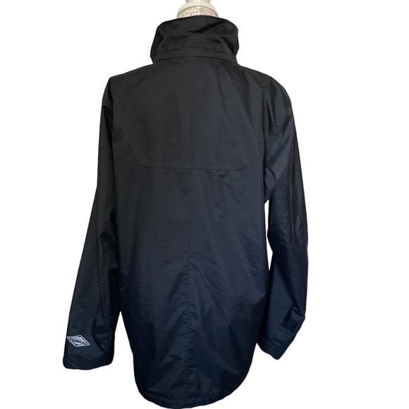 Authentic Columbia Rain Jacket - Picture 5 of 15